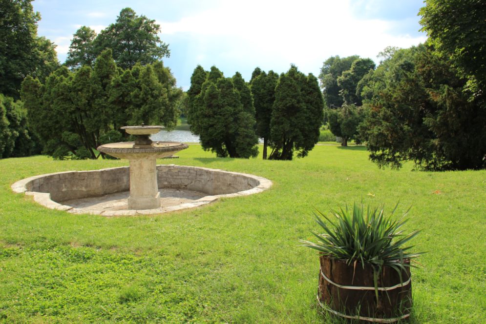 Park pałacowy Krasińskich w Złotym Potoku